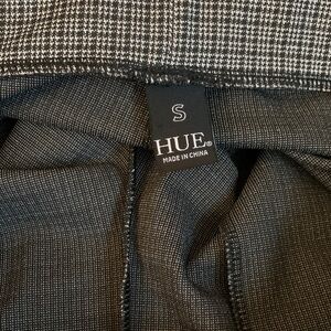 HUE Women's Black and White Patterned Cropped Pants